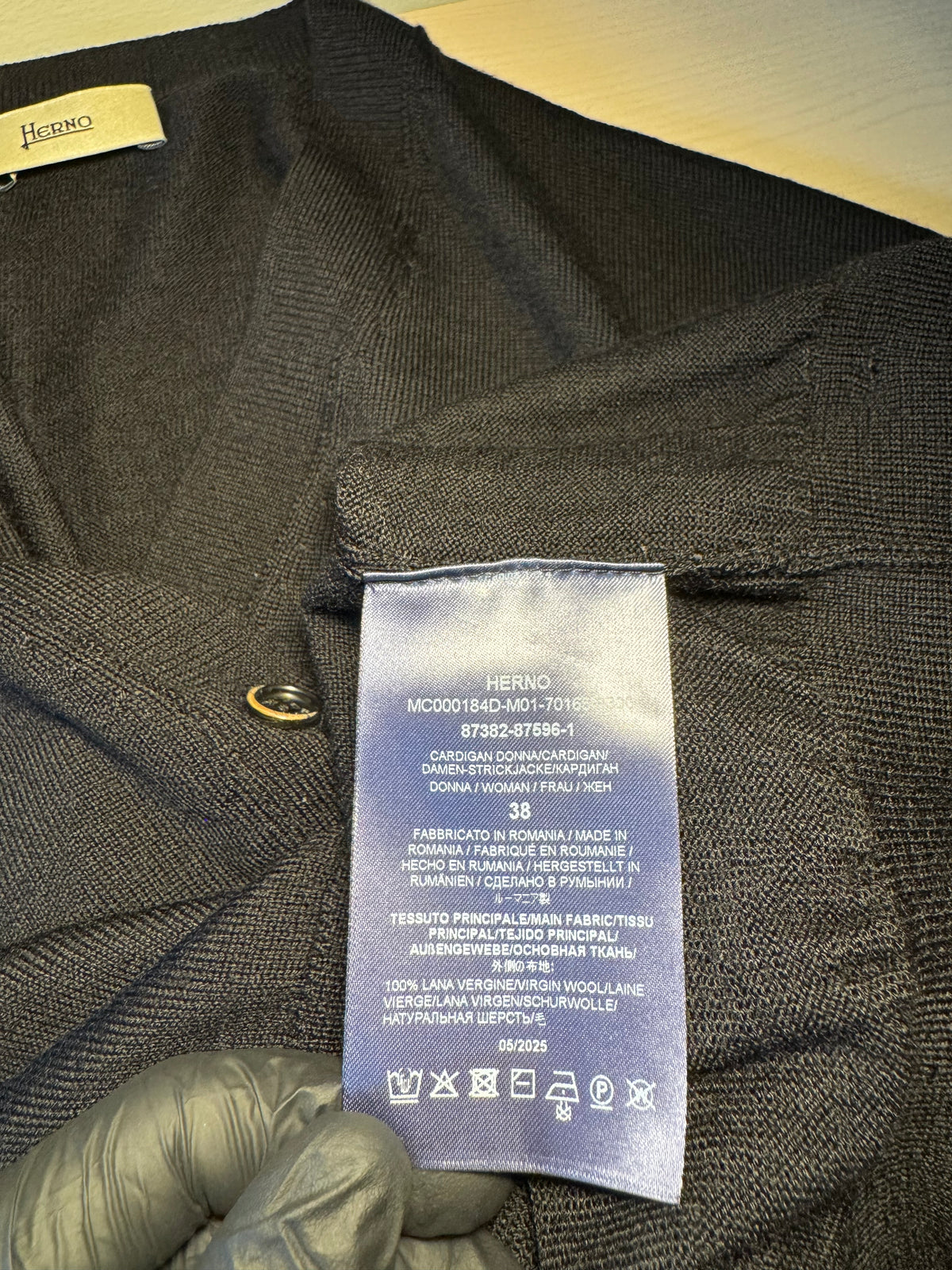 Cardigan Herno nero 100% lana vergine