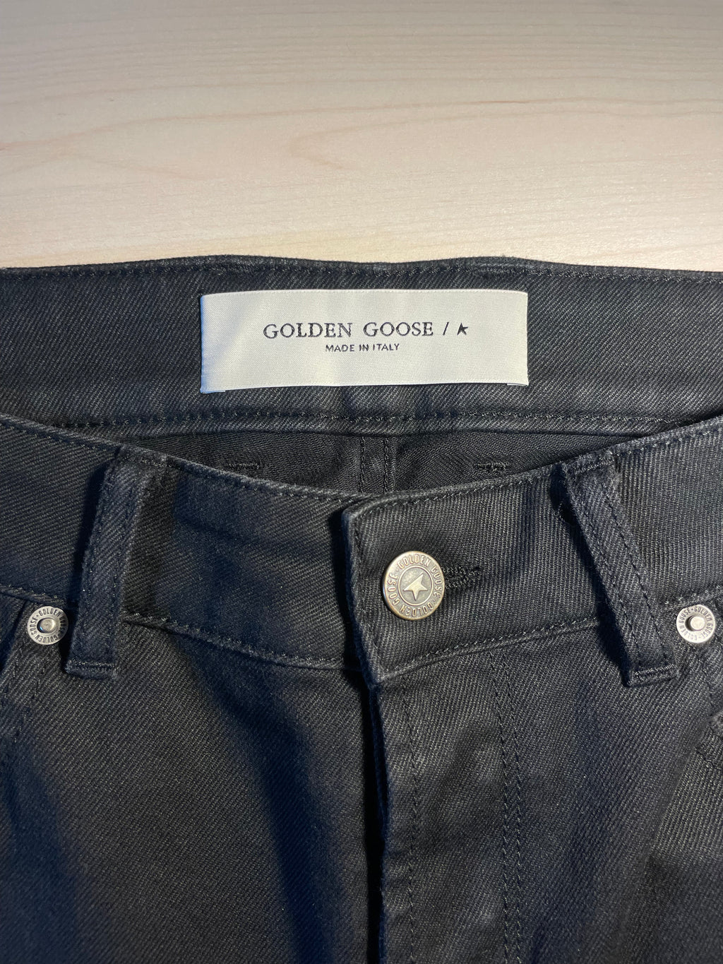 Jeans Golden Goose con patch neri