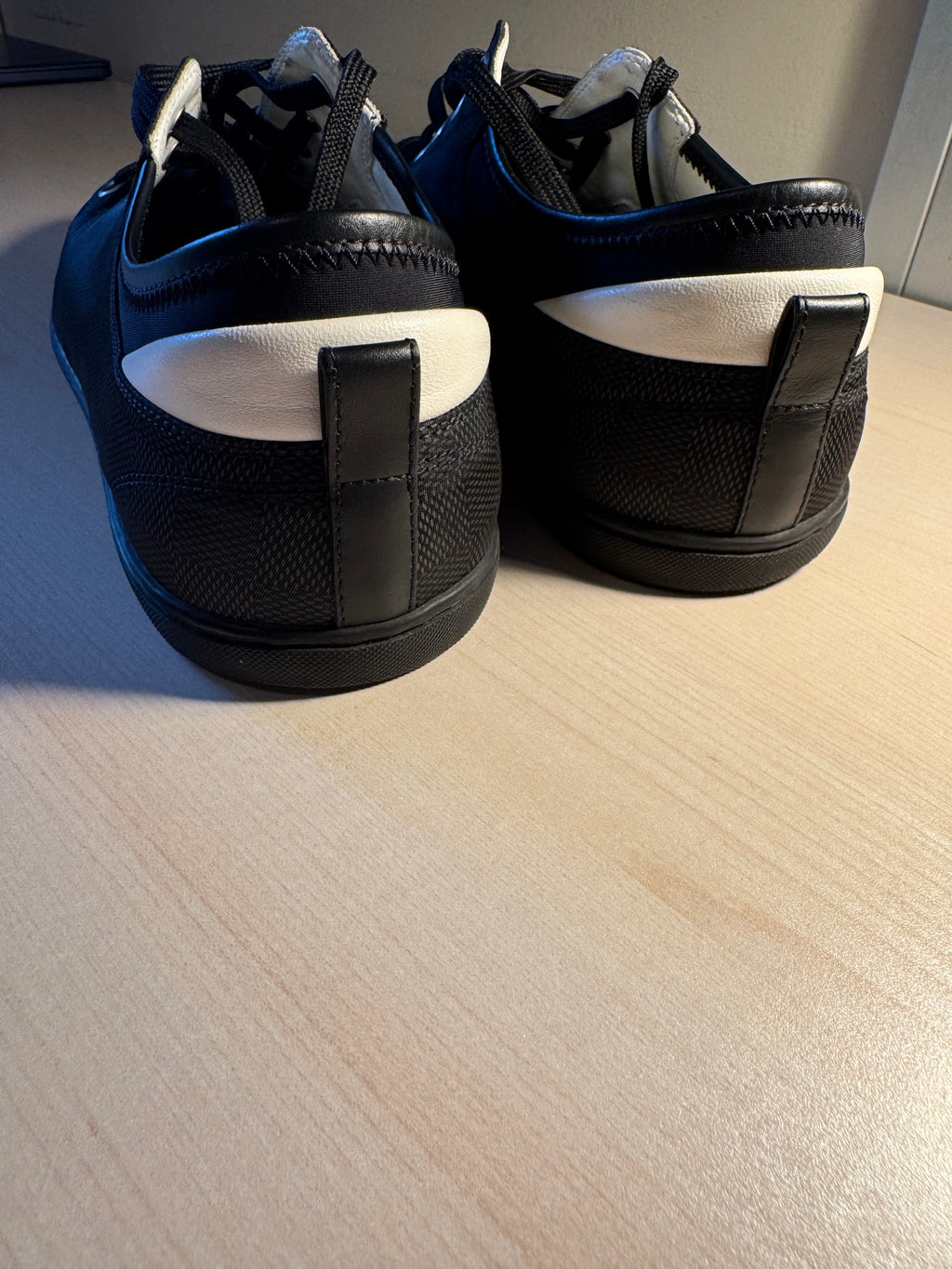 Sneakers Louis Vuitton nere