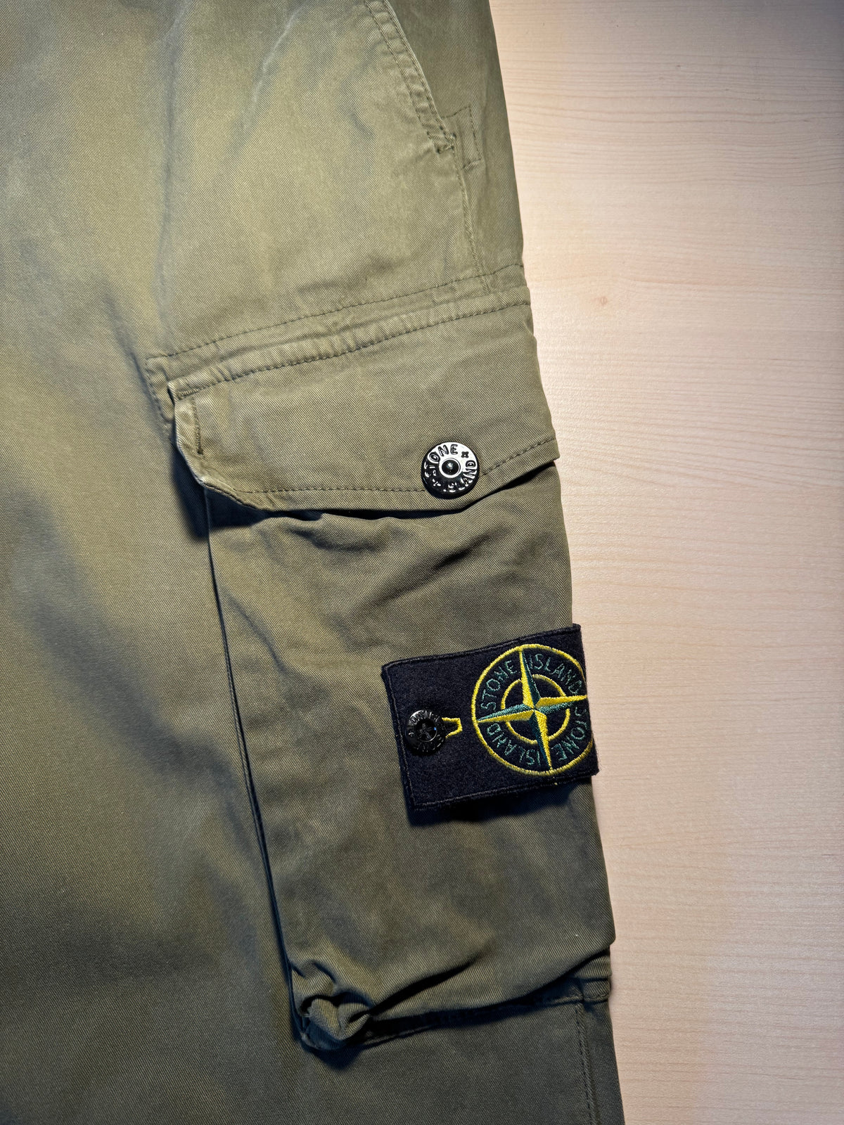 Pantaloni Stone Island cargo verdi