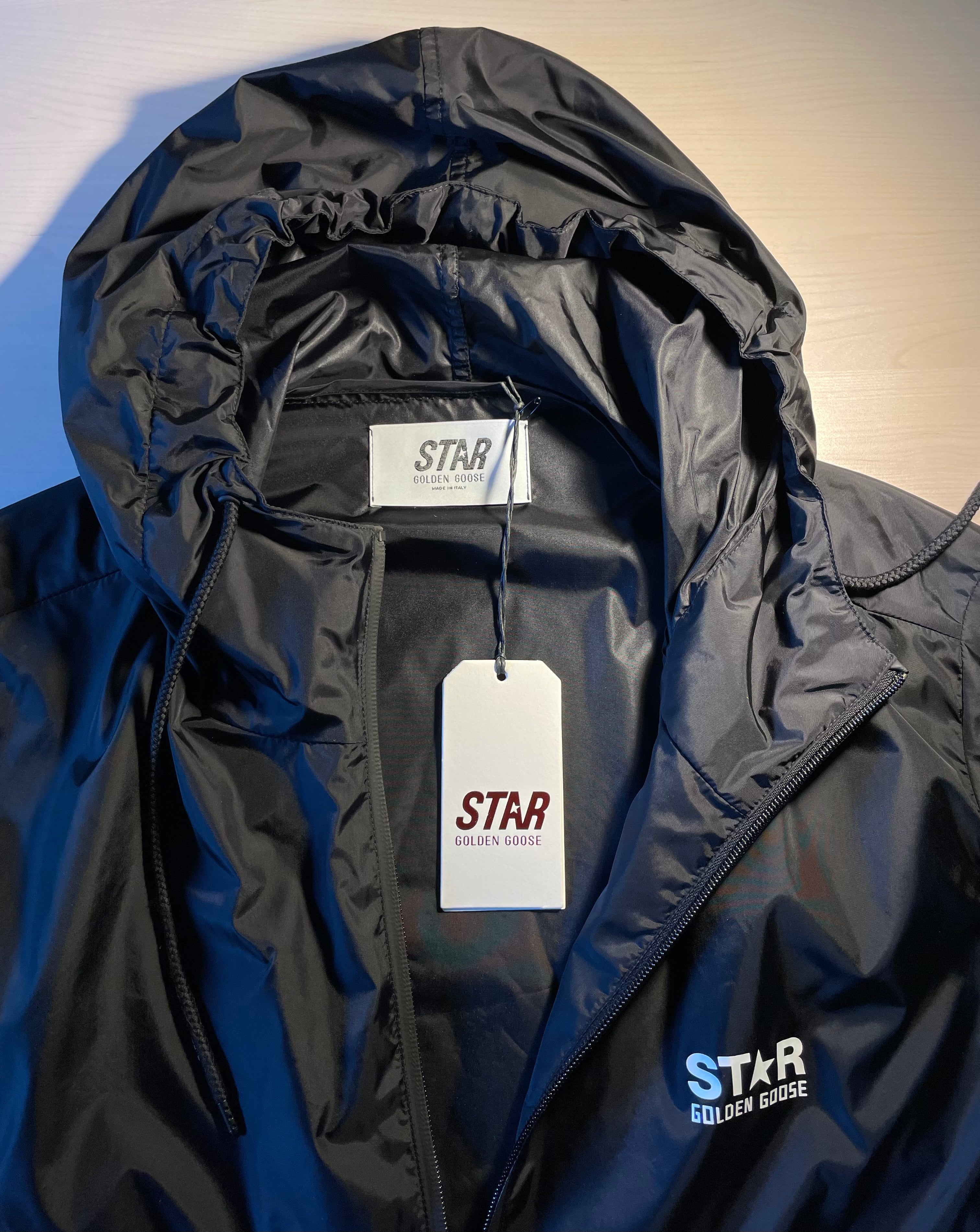Giacca a vento Golden Goose star logo e stella bianchi nuova collezione
