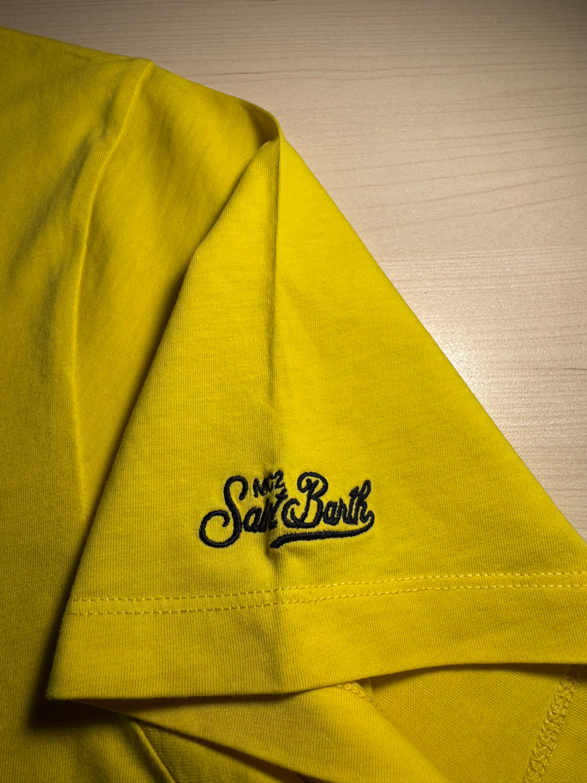 Maglia Saint Barth "Surfer in St. Barth” gialla