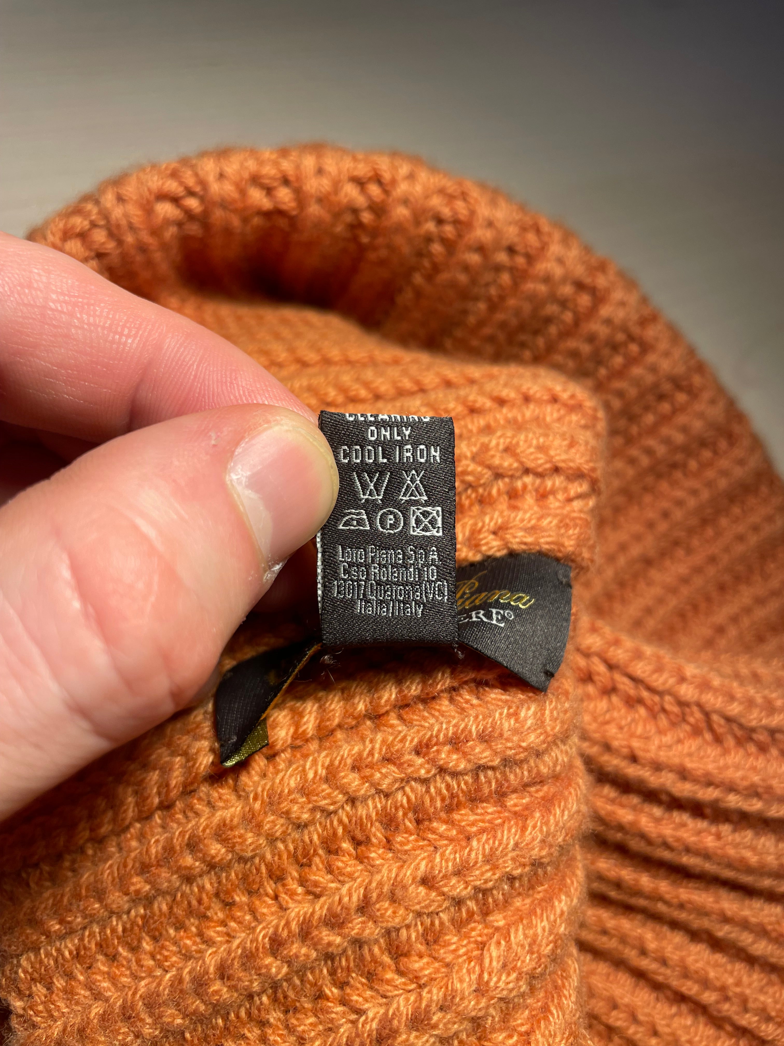 Cuffia Loro Piana arancione 100% baby cashmere