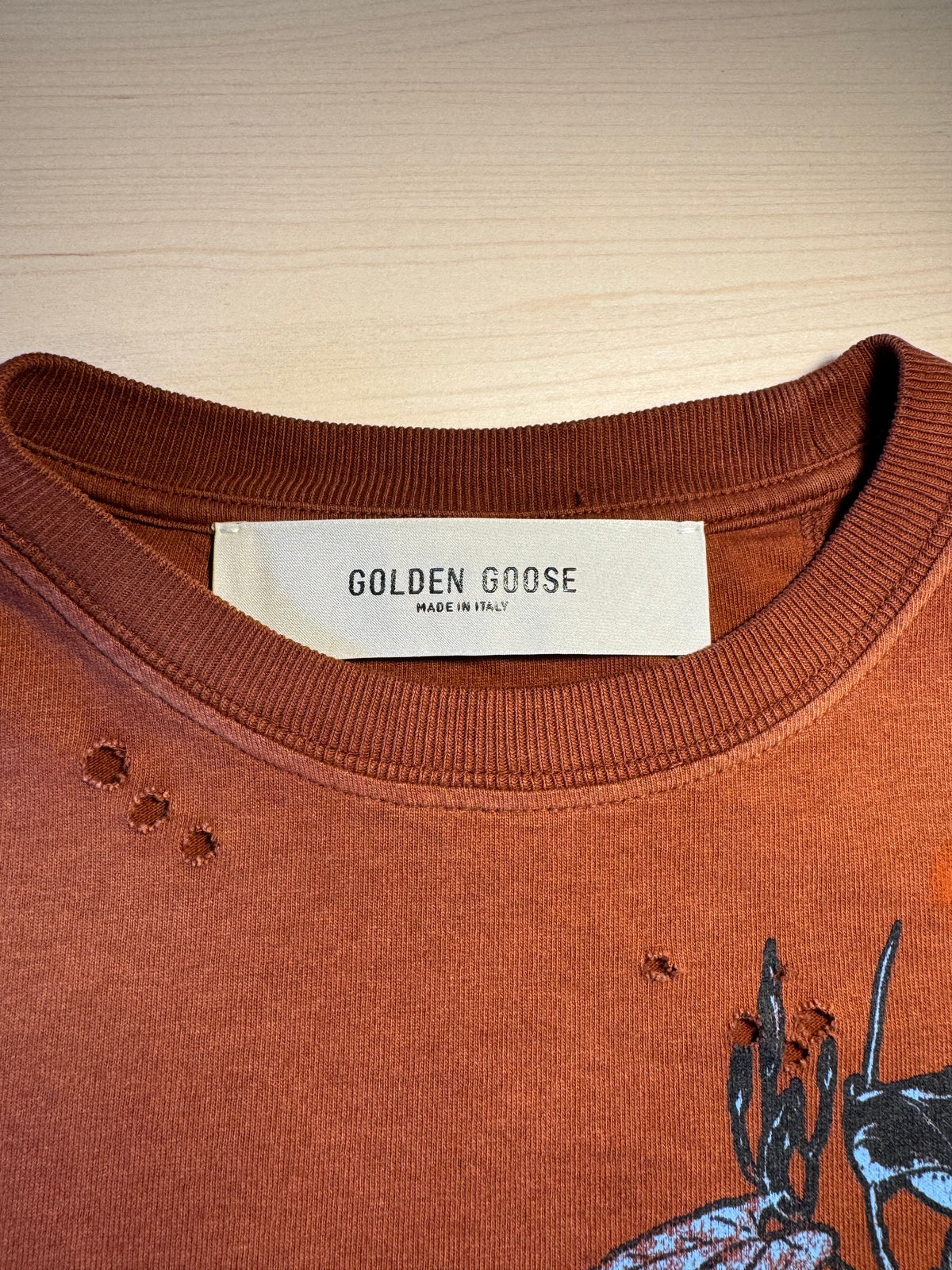 Maglia Golden Goose bordeaux scritta "Golden" azzurra