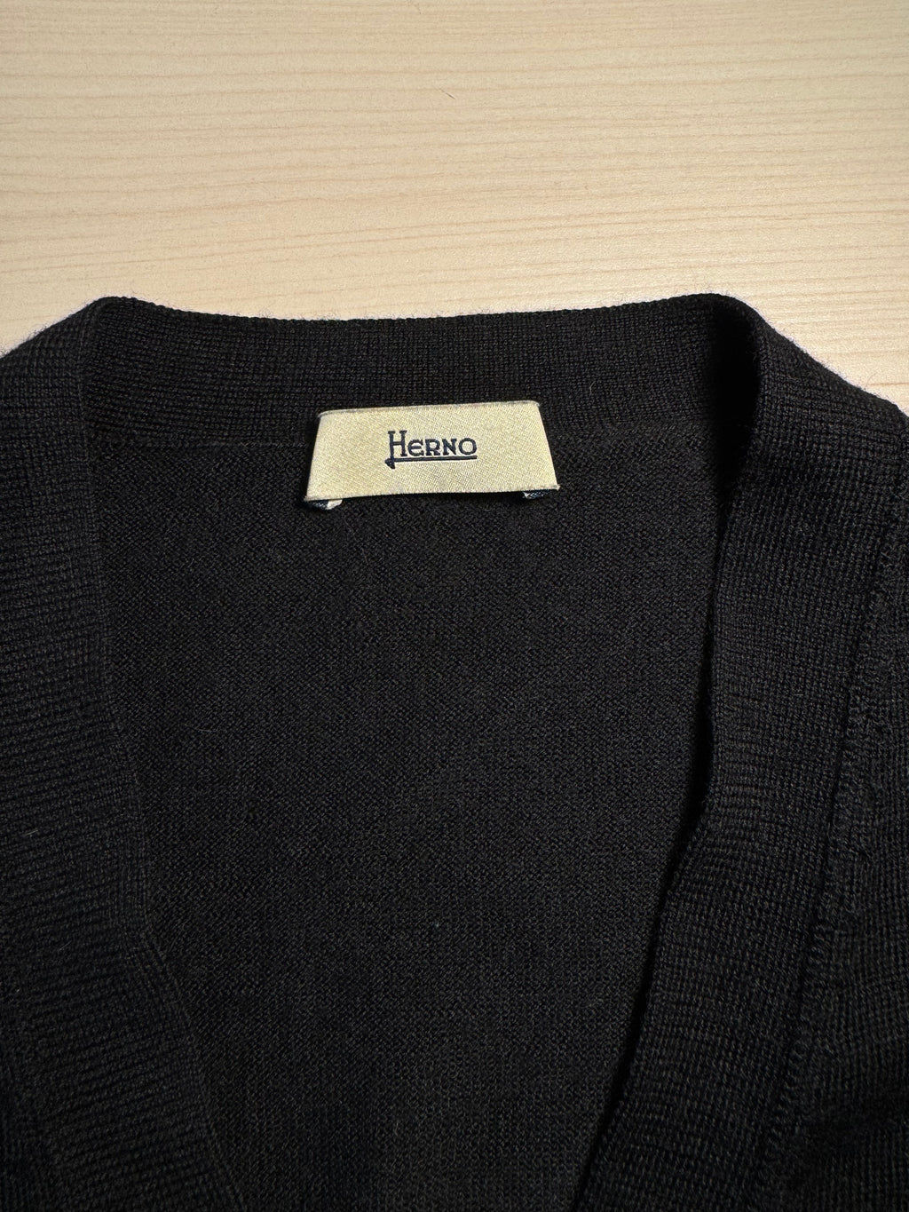 Cardigan Herno nero 100% lana vergine