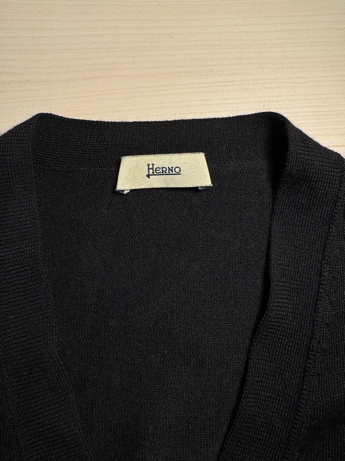 Cardigan Herno nero 100% lana vergine