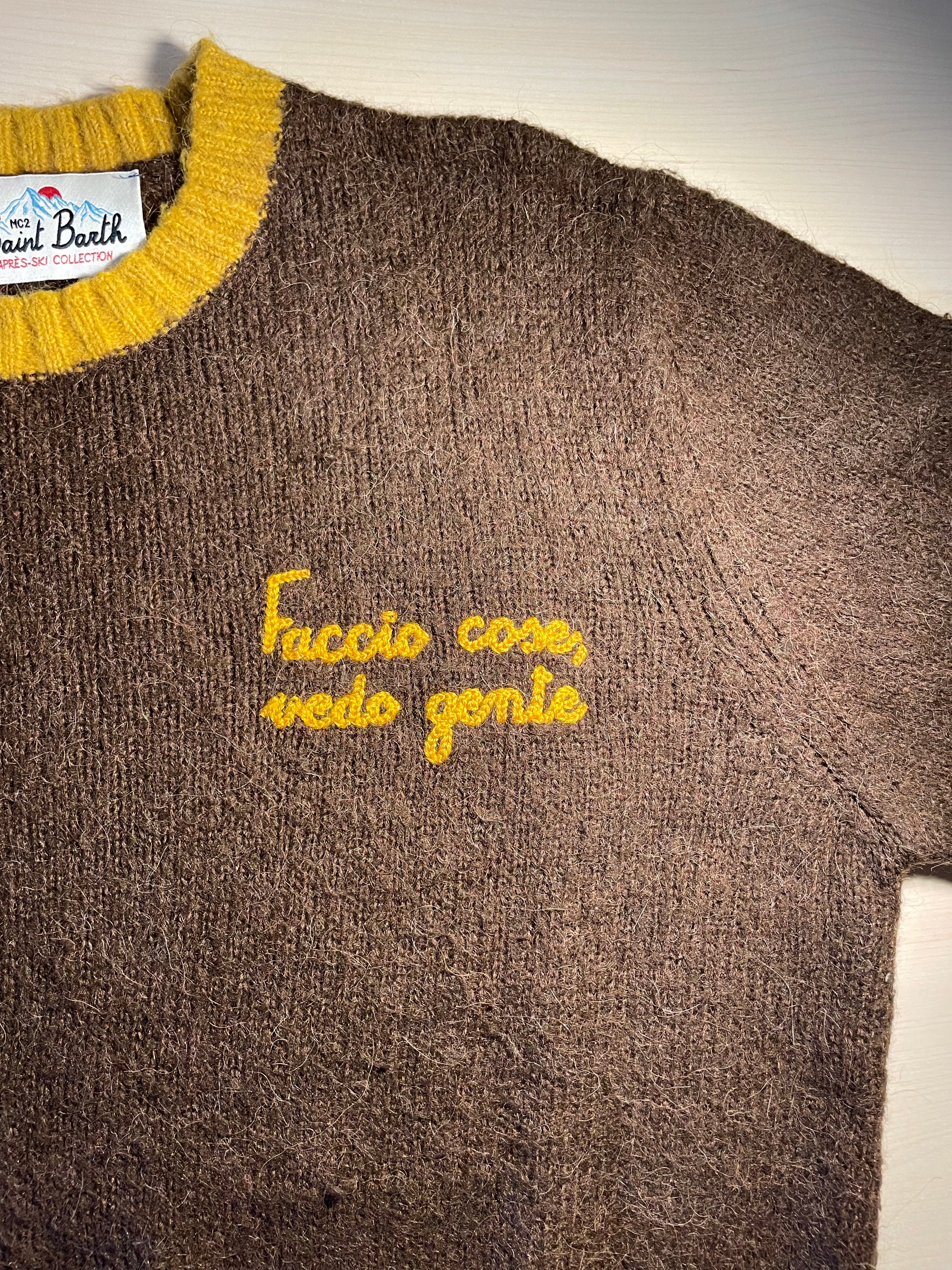 Maglione Saint Barth "Faccio cose, vedo gente" marrone