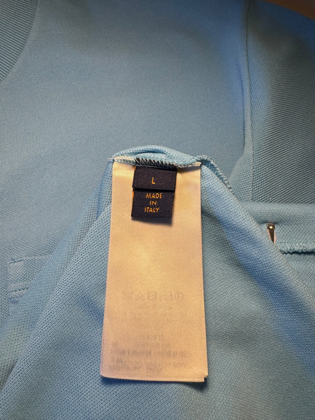 Maglia Louis Vuitton azzurra con taschino Damier