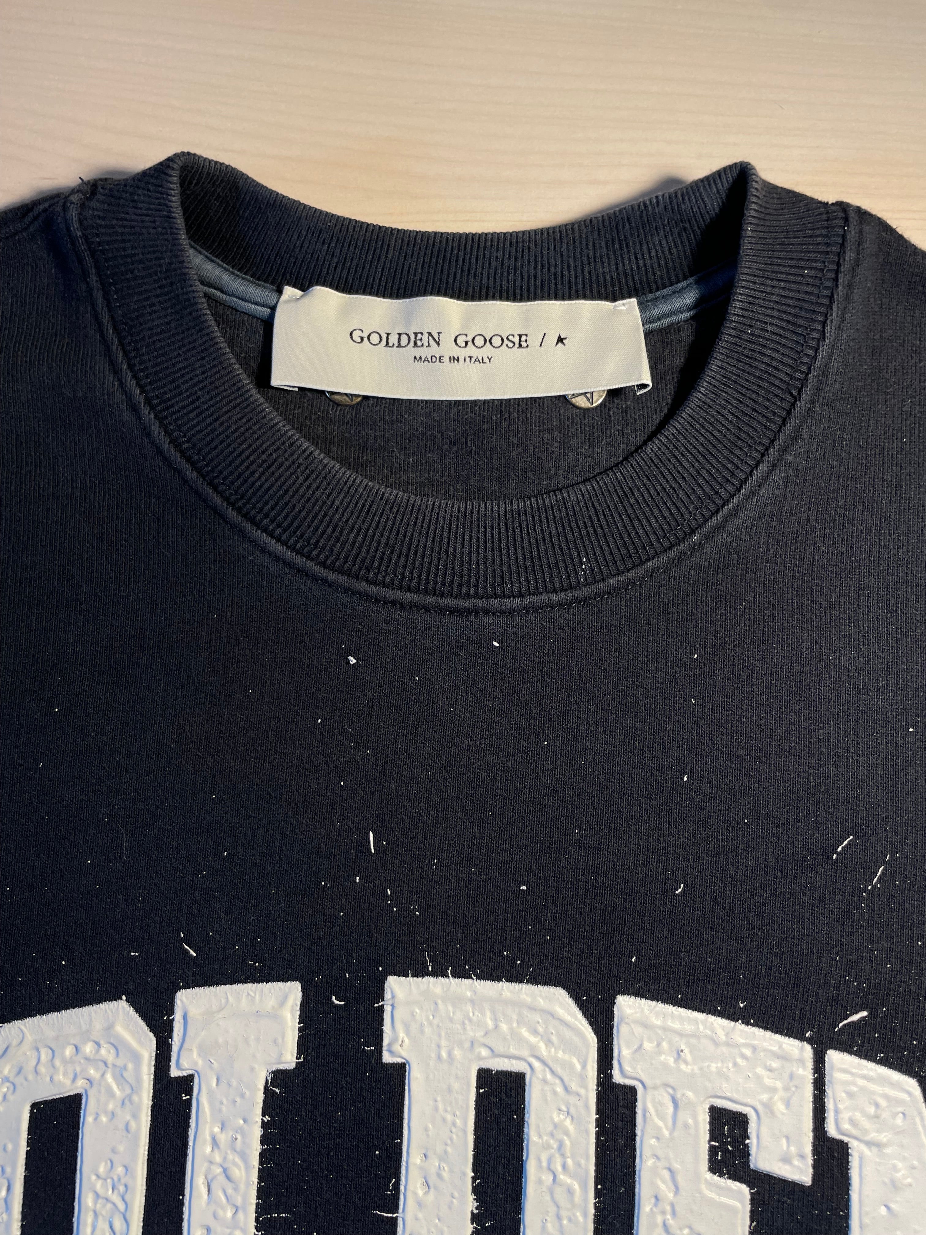 Felpa Golden Goose nera scritta "Golden" con pittura