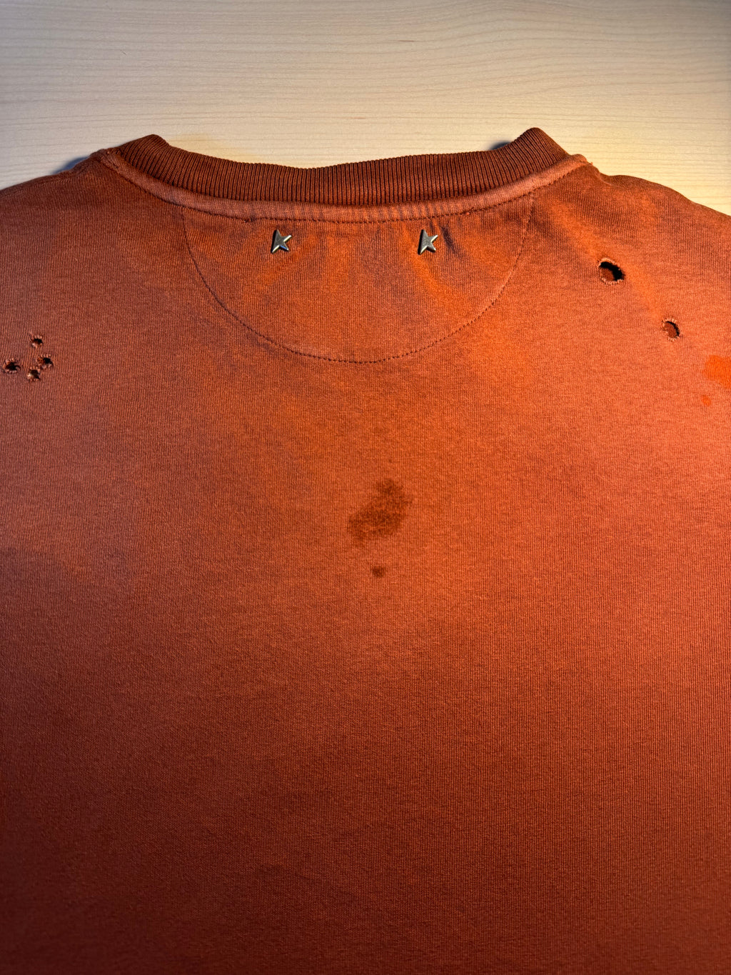 Maglia Golden Goose bordeaux scritta "Golden" azzurra