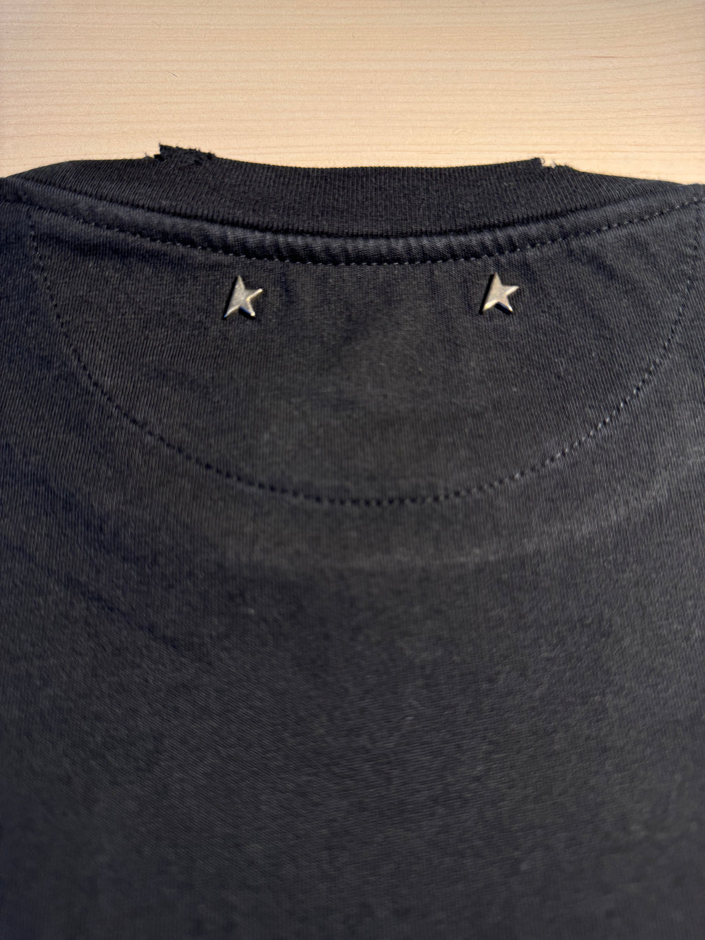 Maglia Golden Goose nera trattamento distressed