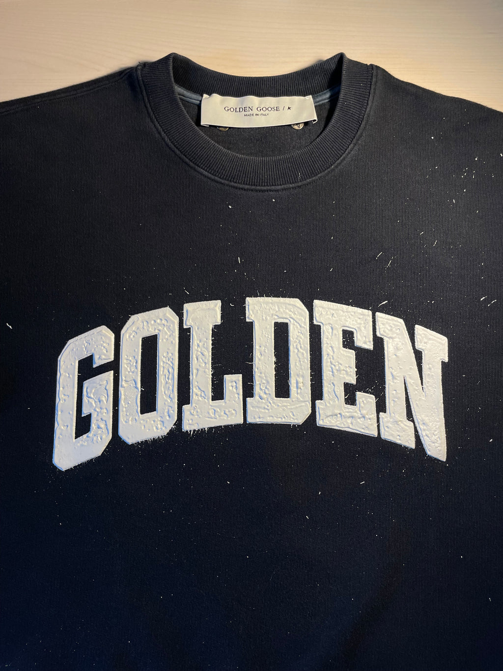 Felpa Golden Goose nera scritta "Golden" con pittura