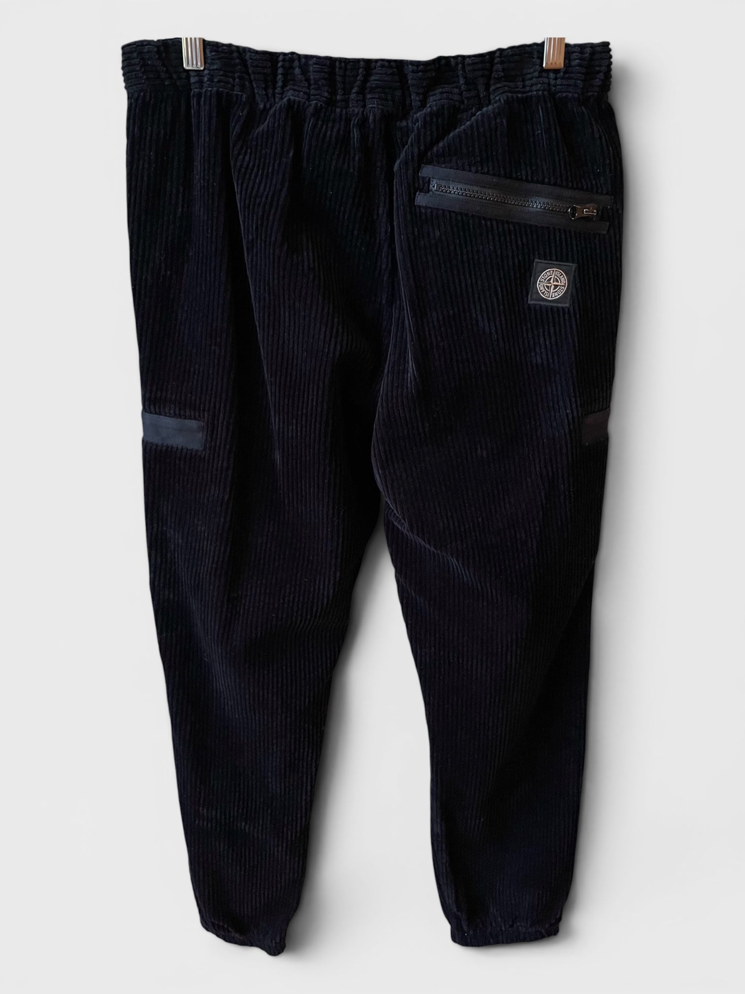 Pantaloni Stone Island neri in velluto