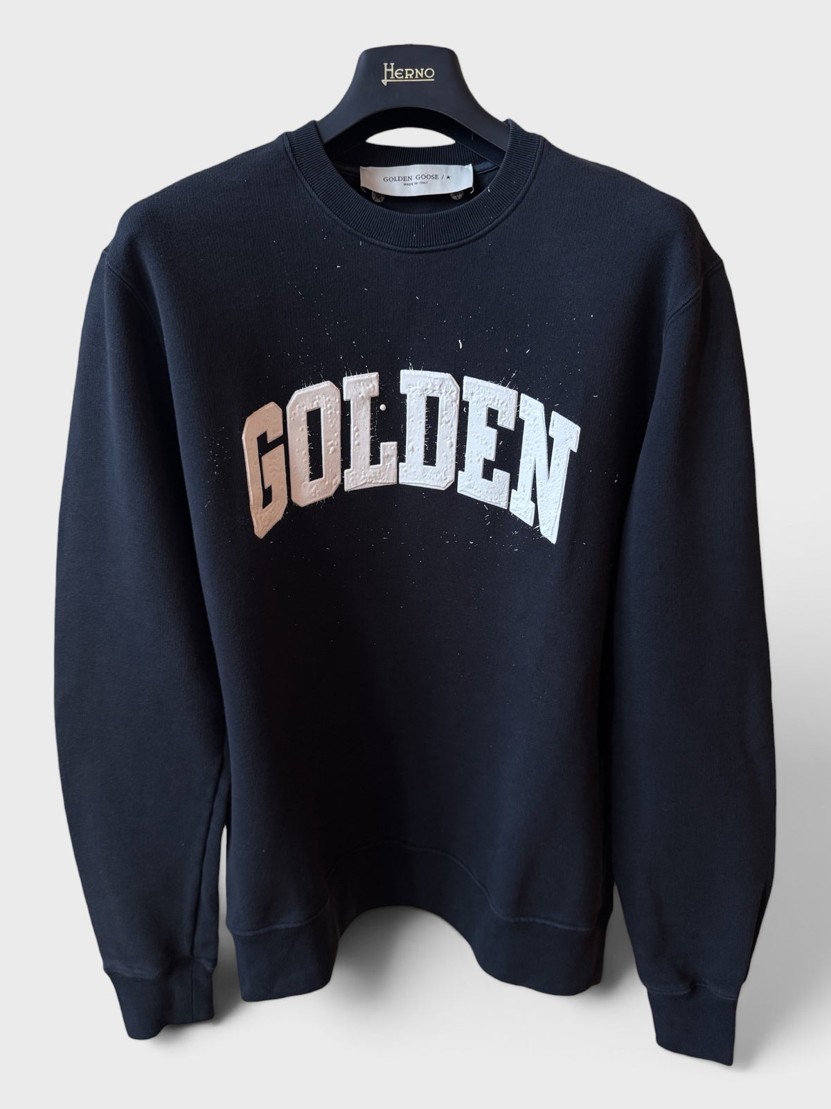 Felpa Golden Goose nera scritta "Golden" con pittura