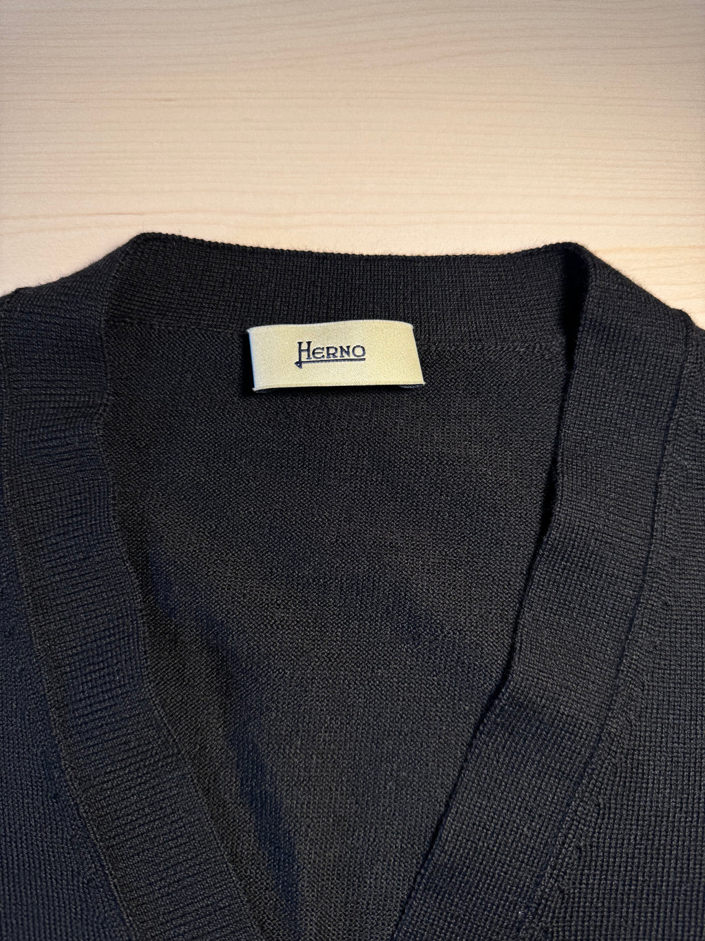 Cardigan Herno nero 100% lana vergine