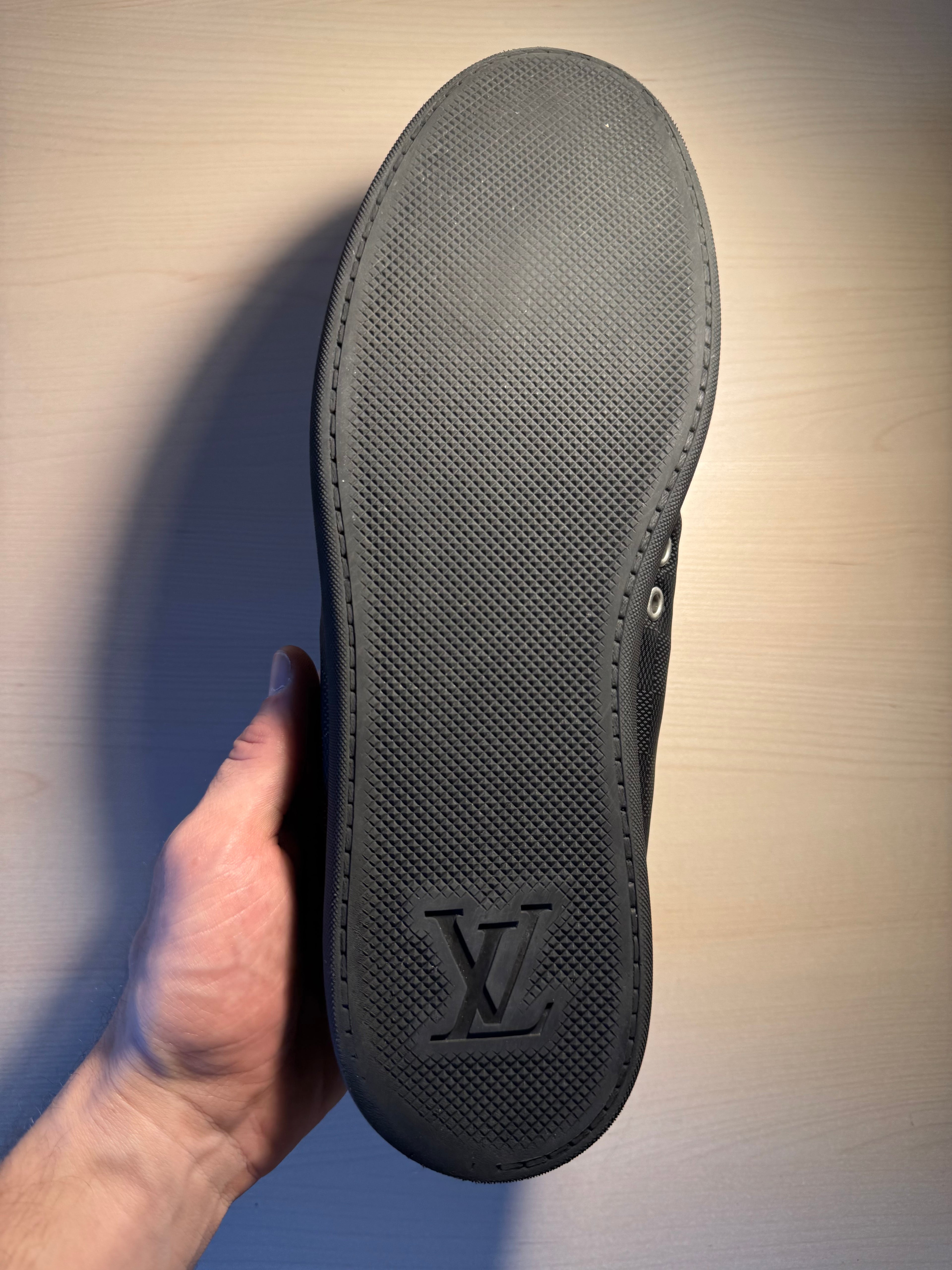Sneakers Louis Vuitton nere