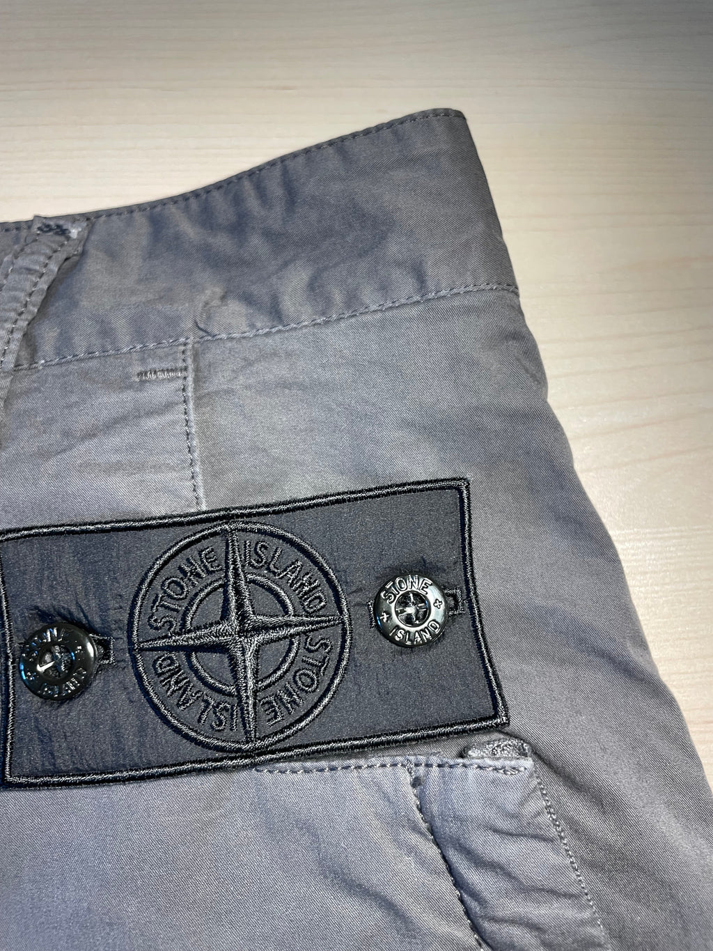Pantaloni Stone Island Shadow Project cargo grigi