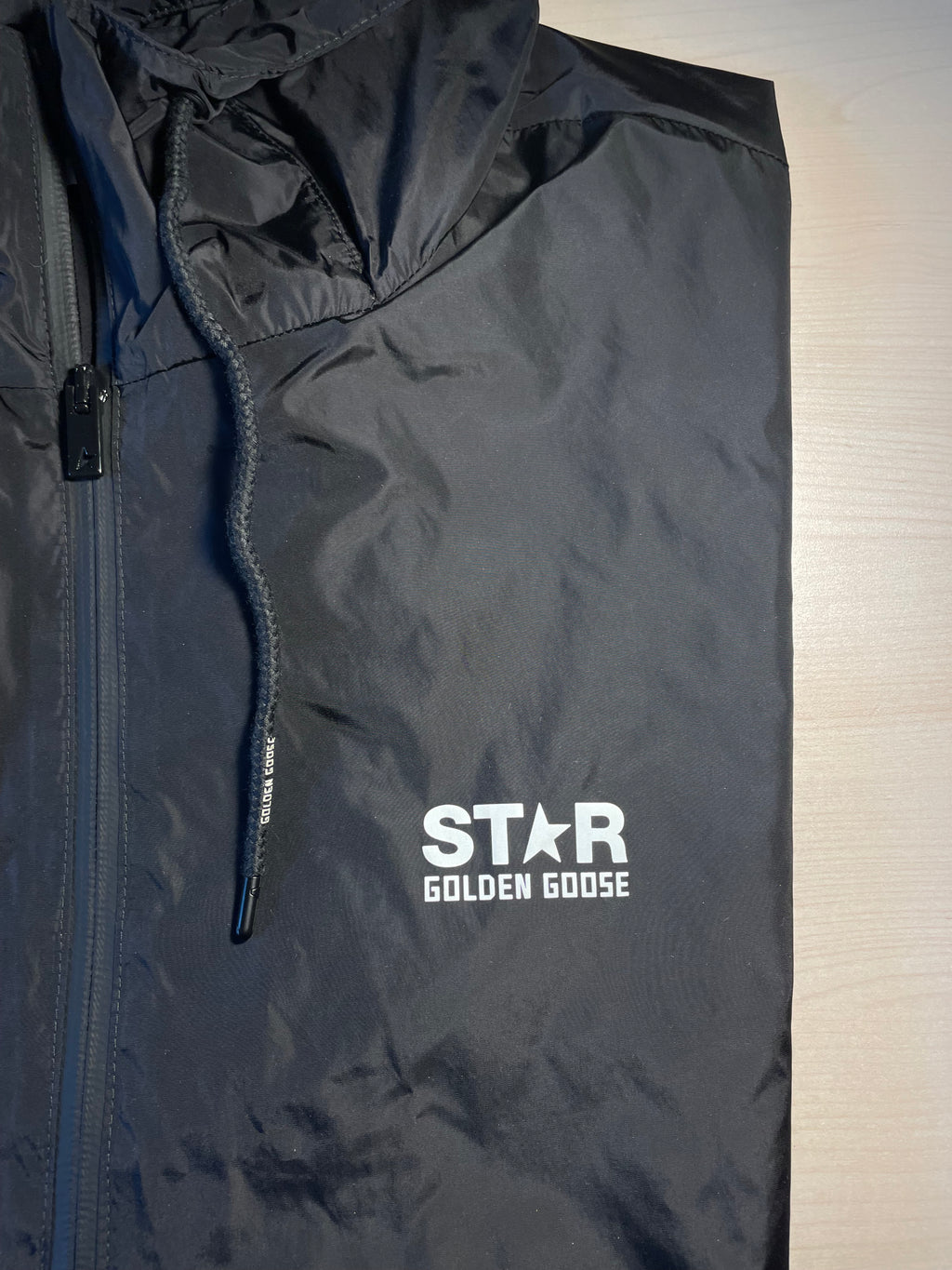 Giacca a vento Golden Goose nera star logo e stella bianchi