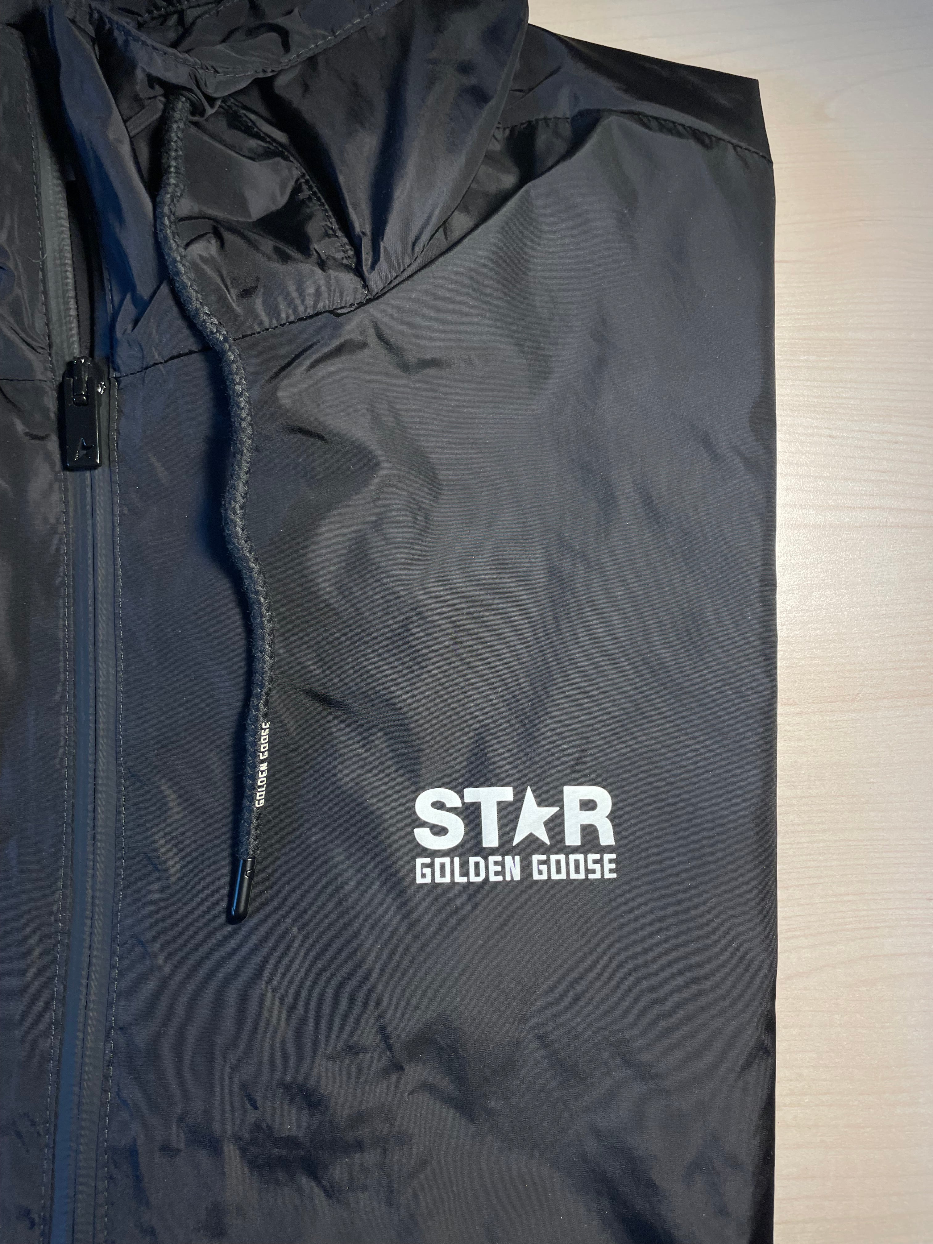 Giacca a vento Golden Goose nera star logo e stella bianchi