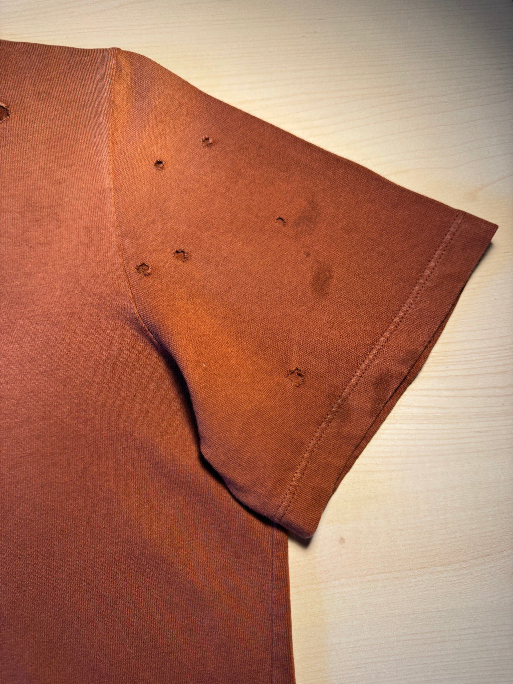 Maglia Golden Goose bordeaux scritta "Golden" azzurra