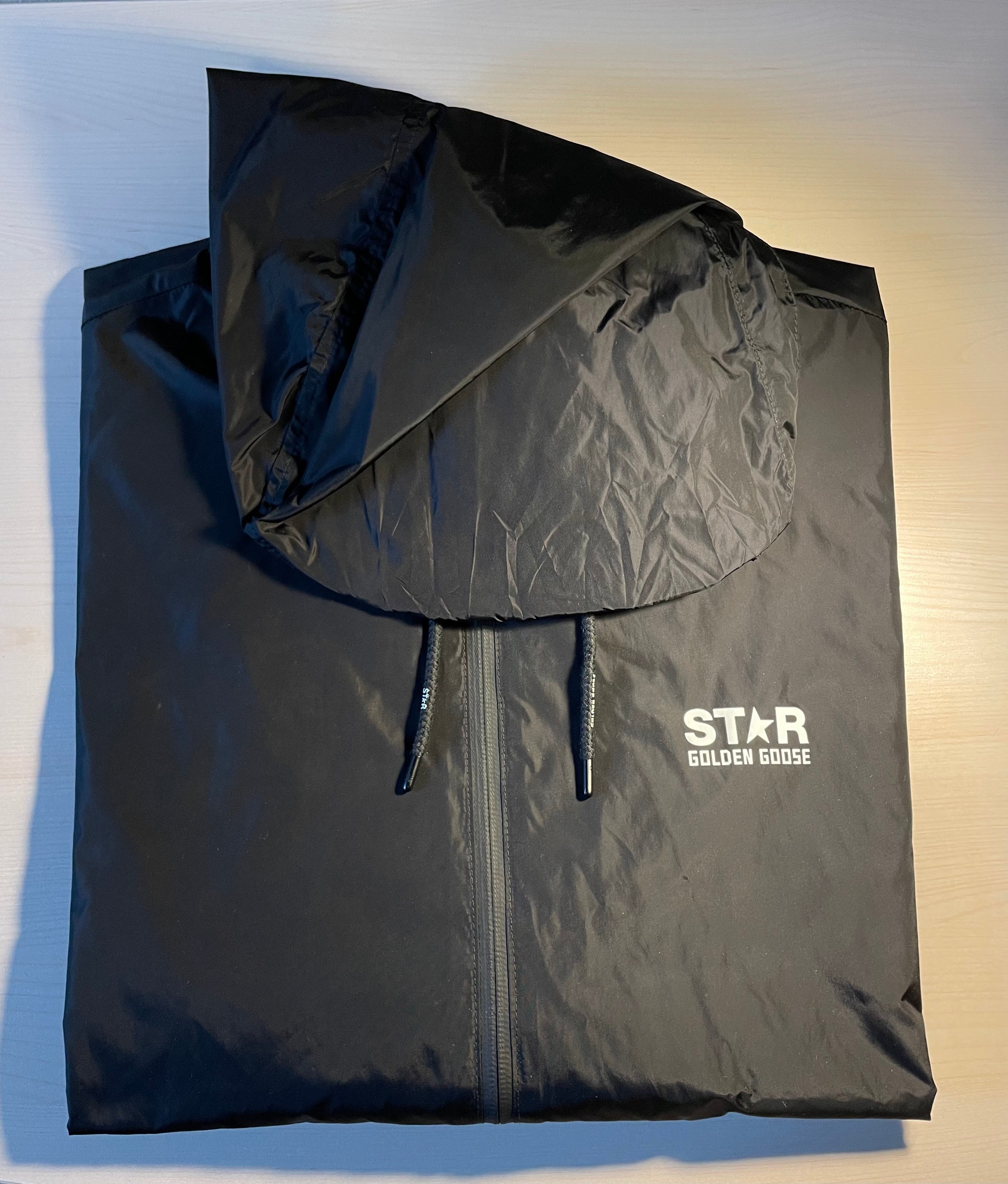 Giacca a vento Golden Goose nera star logo e stella bianchi