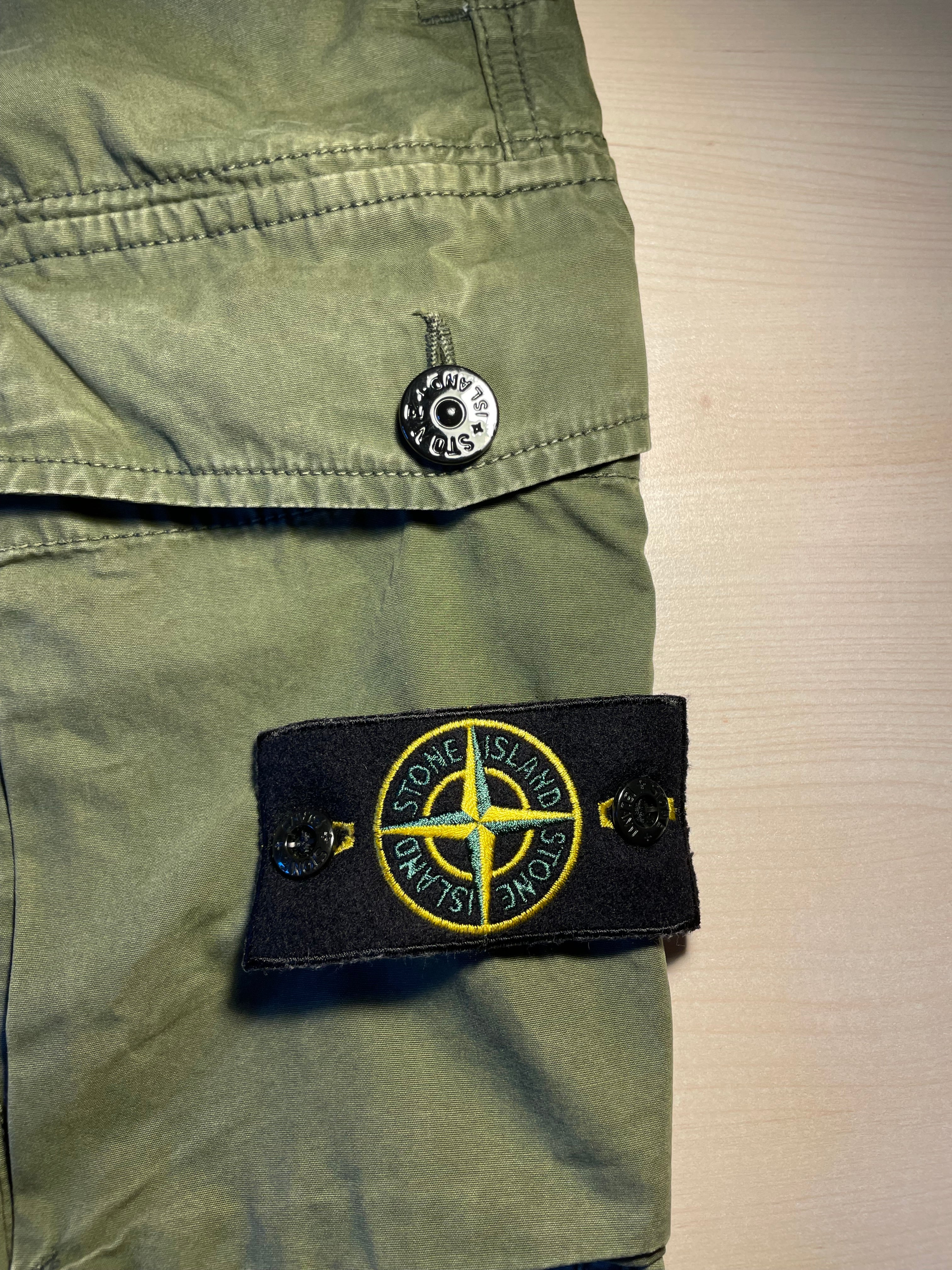 Pantaloni Stone Island cargo verdi