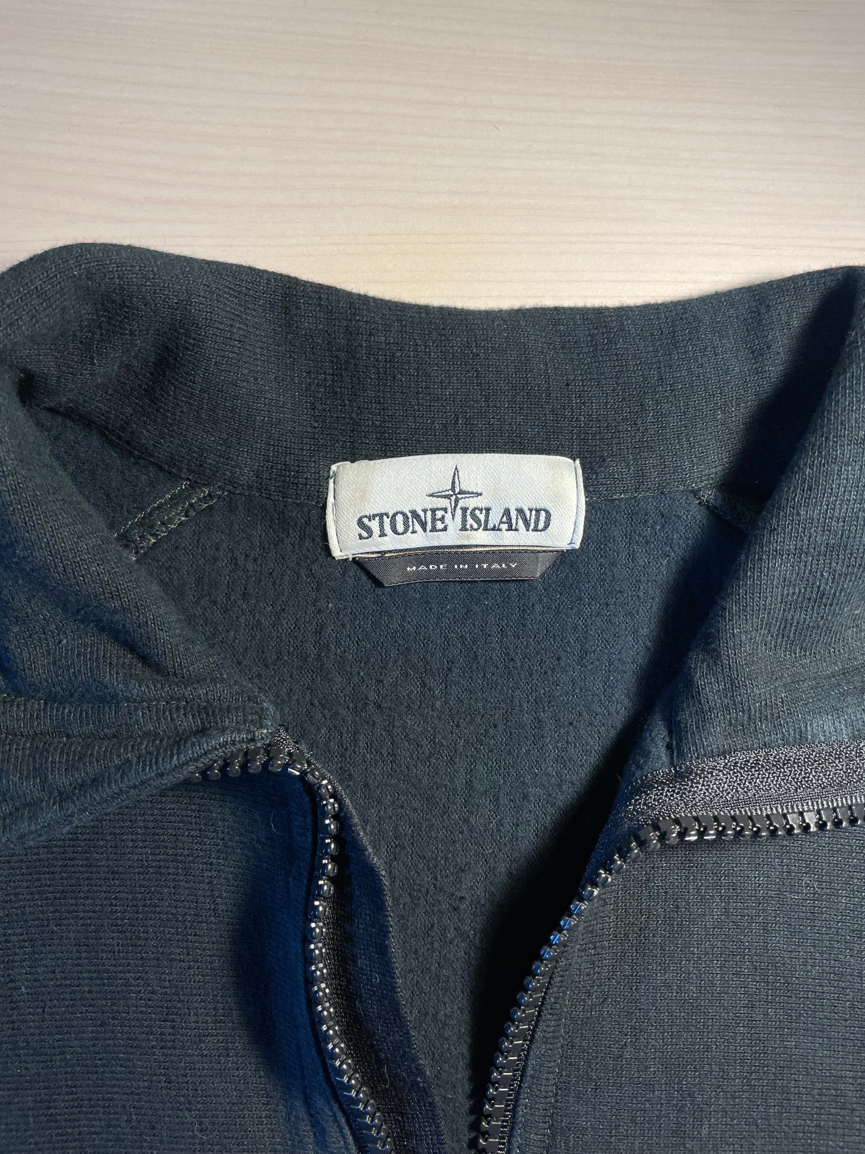 Felpa Stone Island con zip verde scuro