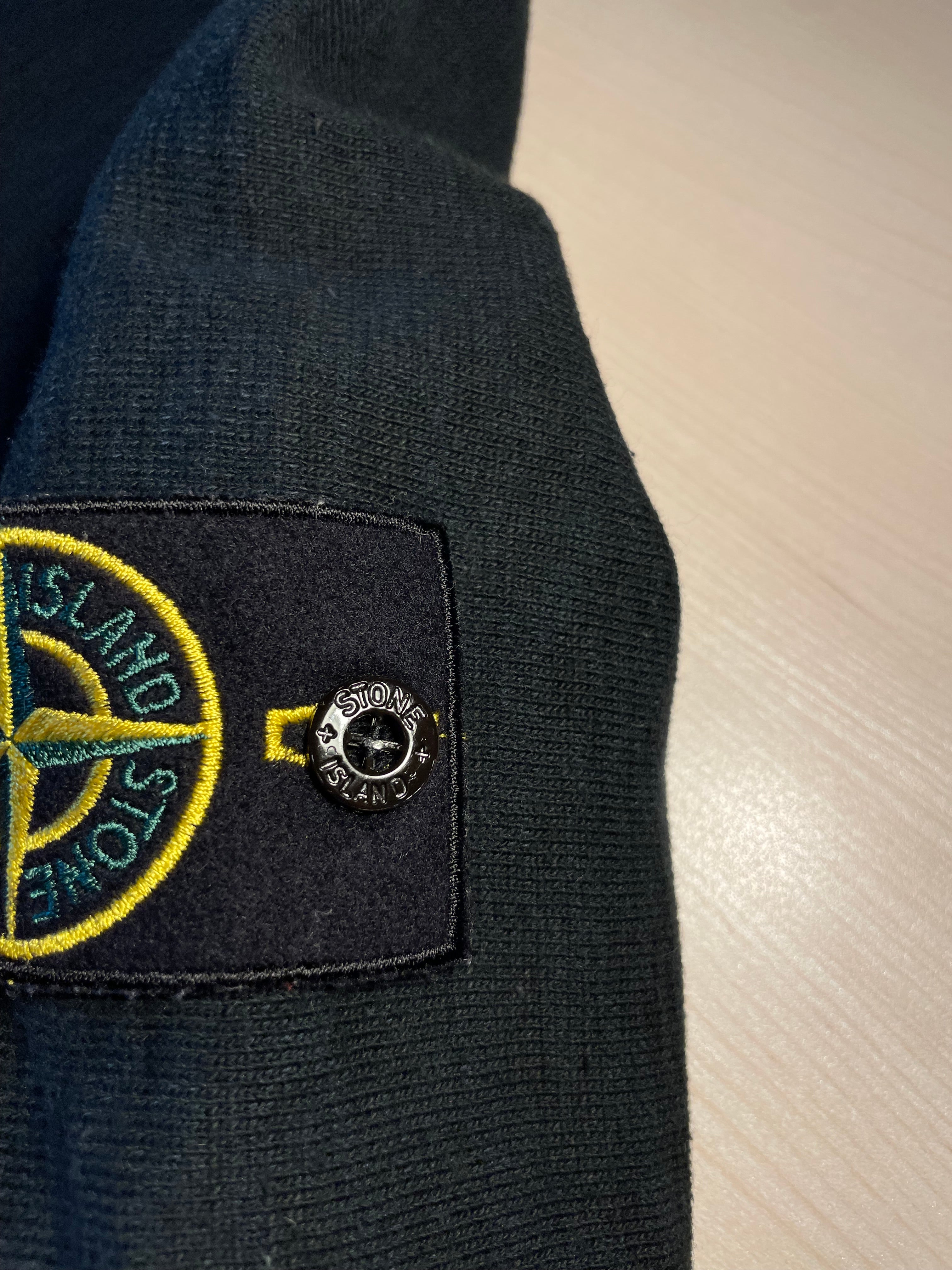 Felpa Stone Island con zip verde scuro