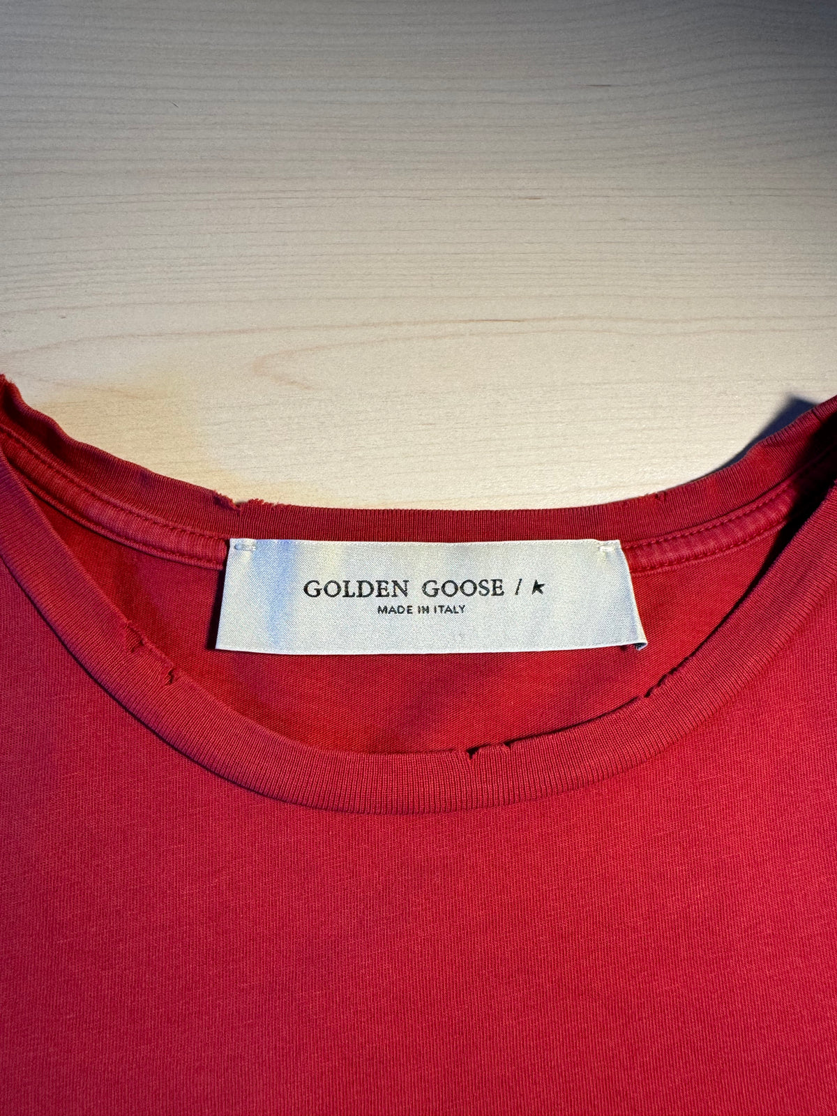 Maglia Golden Goose rossa stella bianca
