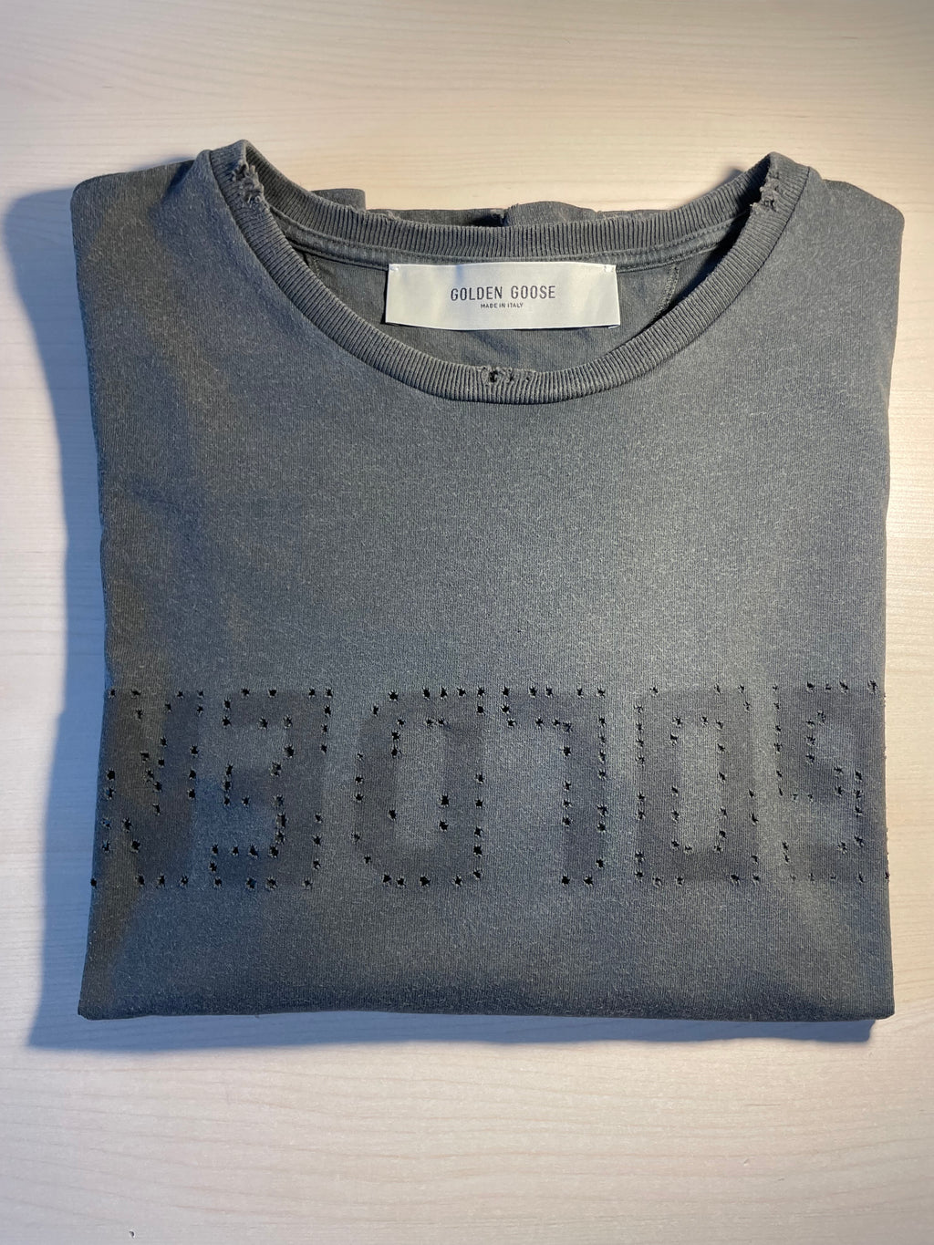 Maglia Golden Goose grigia trattamento distressed scritta Golden