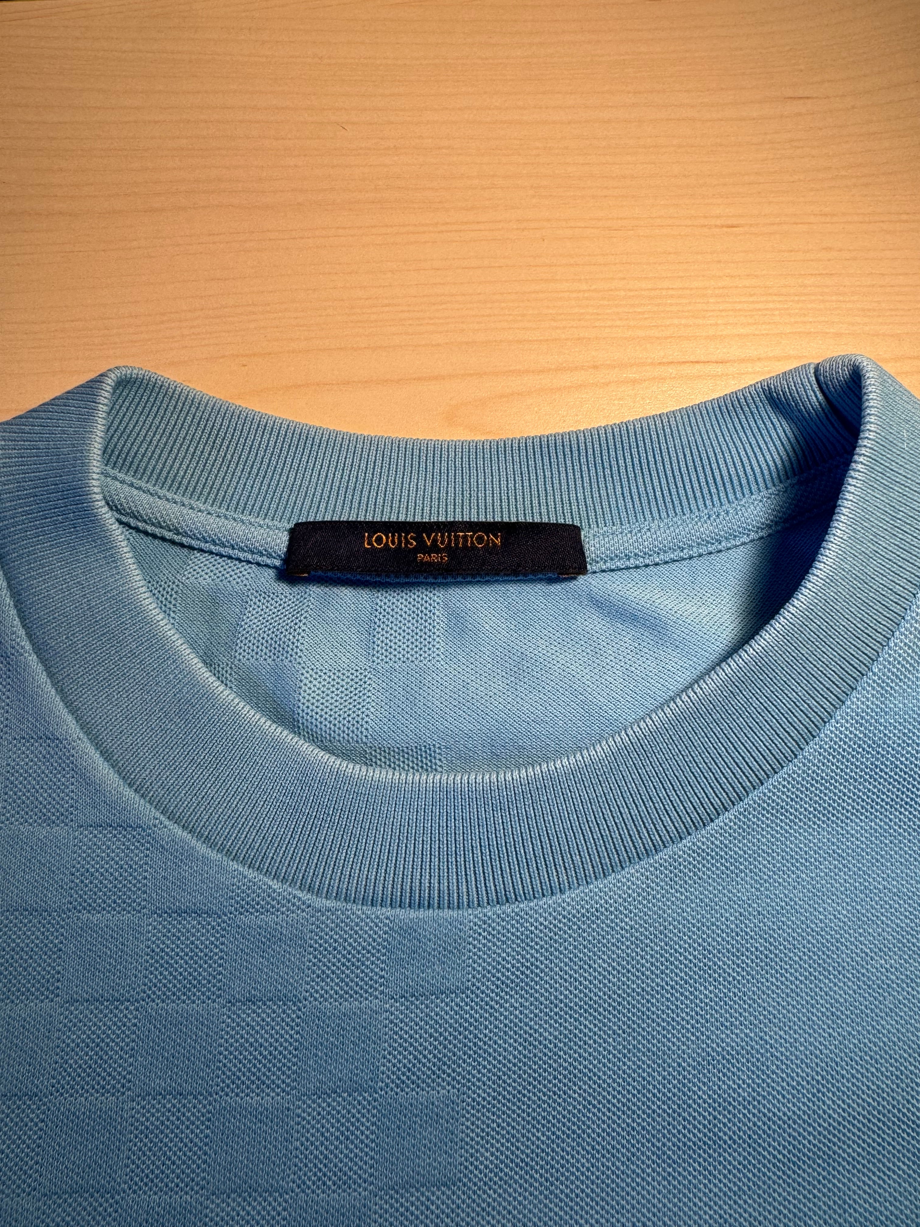Maglia Louis Vuitton azzurra con taschino Damier