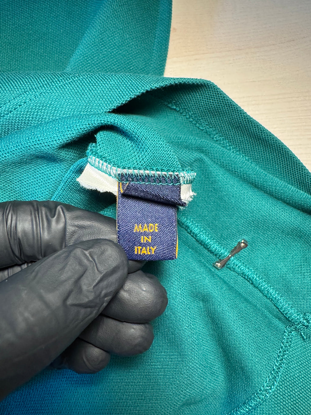 Maglia Louis Vuitton verde con taschino Damier