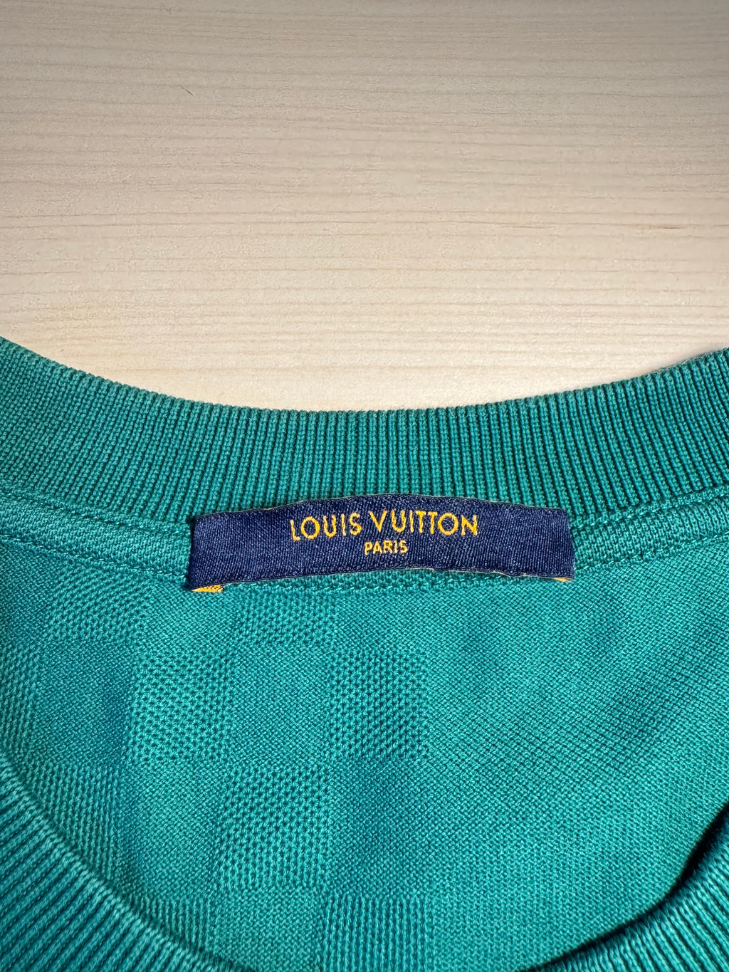 Maglia Louis Vuitton verde con taschino Damier